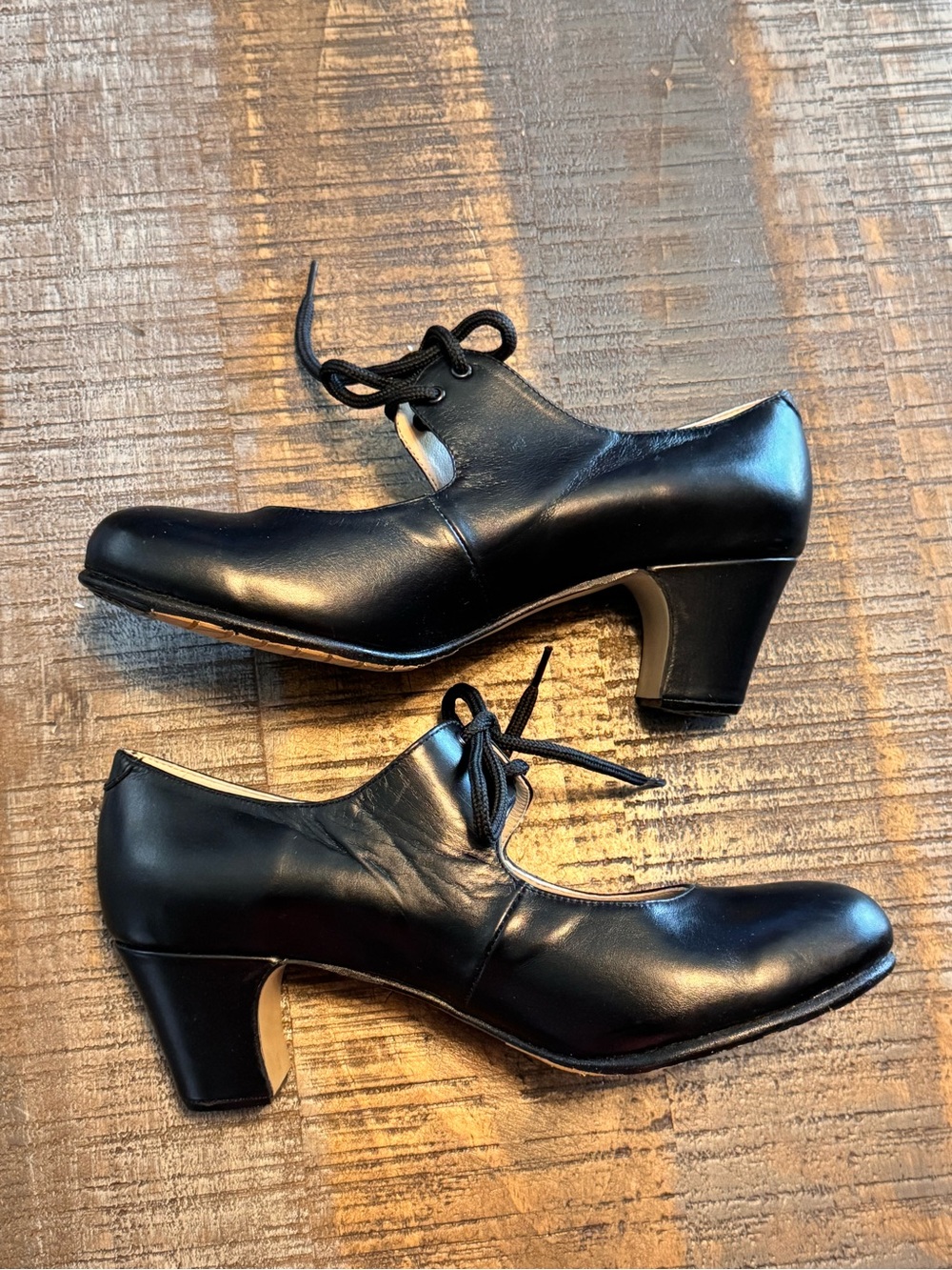 Menkes black leather Flamenco shoes feature a traditional lace-up design Size 40 - Picture 3 of 7